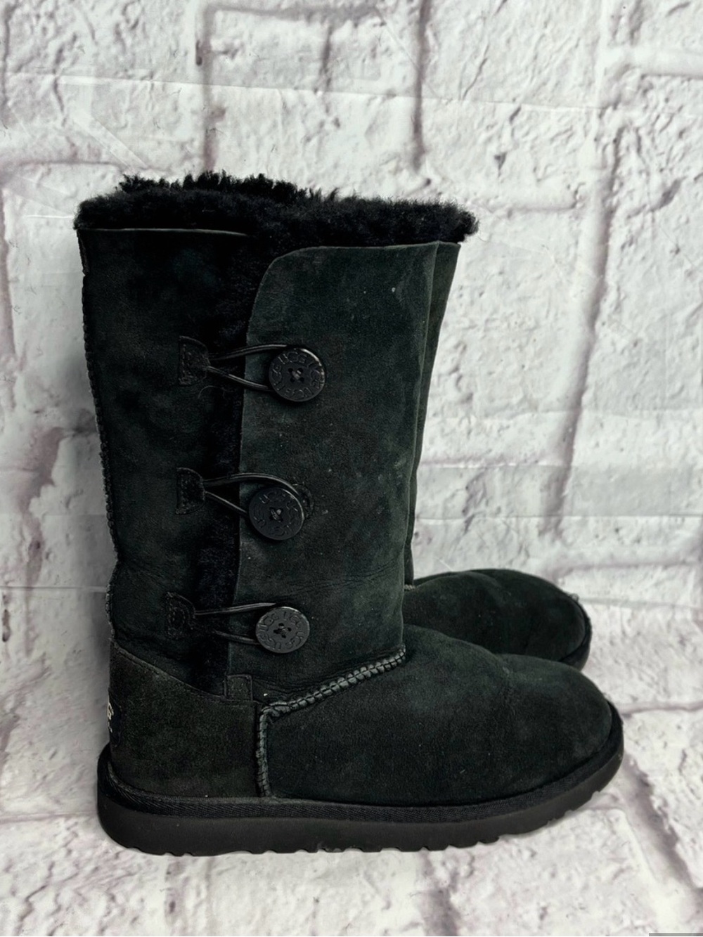 UGG youth girls Bailey Button Triplet II tall boots in black suede size youth 3